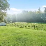 Naturperle Midt I Skoven, Ved So Og Eng *