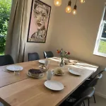 Naturperle Midt I Skoven, Ved So Og Eng Vejle