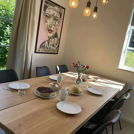 Naturperle Midt I Skoven, Ved Sø Og Eng Vejle