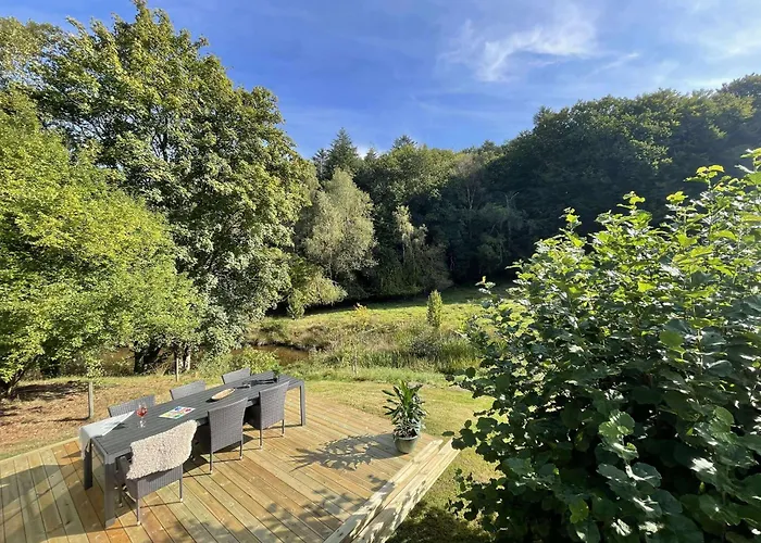 Naturperle Midt I Skoven, Ved So Og Eng 바일레